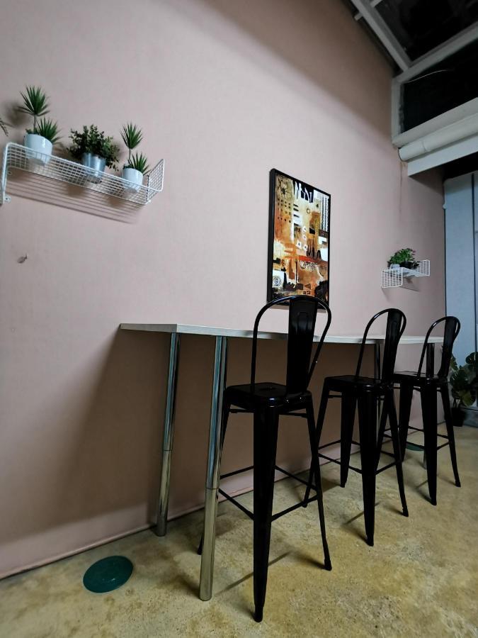 G Fortune Guest House Victoria Green George Town Exterior foto